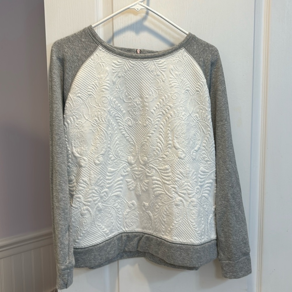 Textured Sweatshirt.
